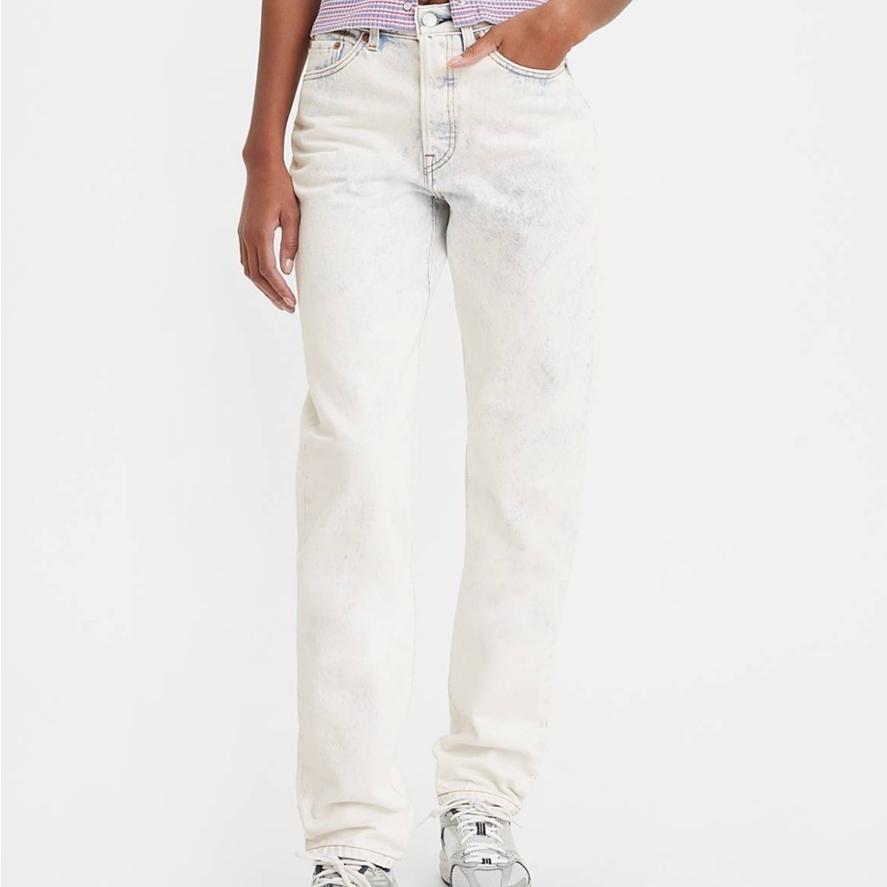 Levi’s jeans 501 ‘81 color:snow pic size: 24x33